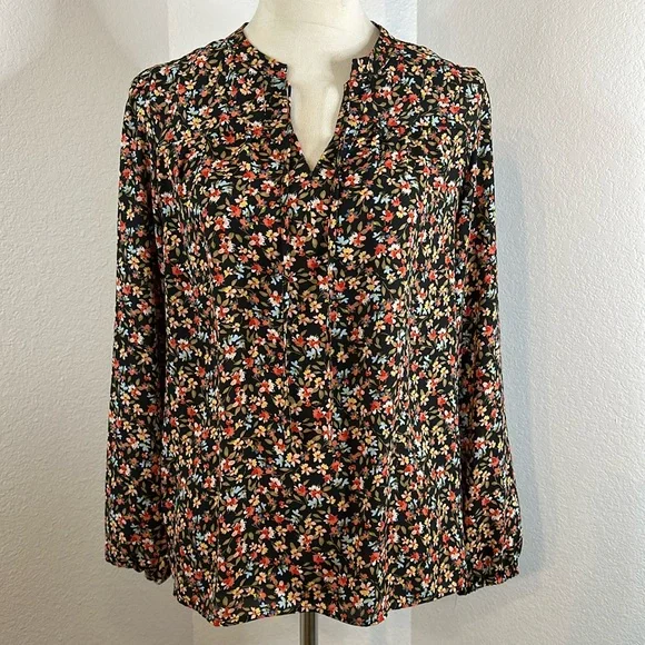 LOFT Plus Black Floral Shirred Split Neck Blouse Size LP NWOT - Picture 3 of 11